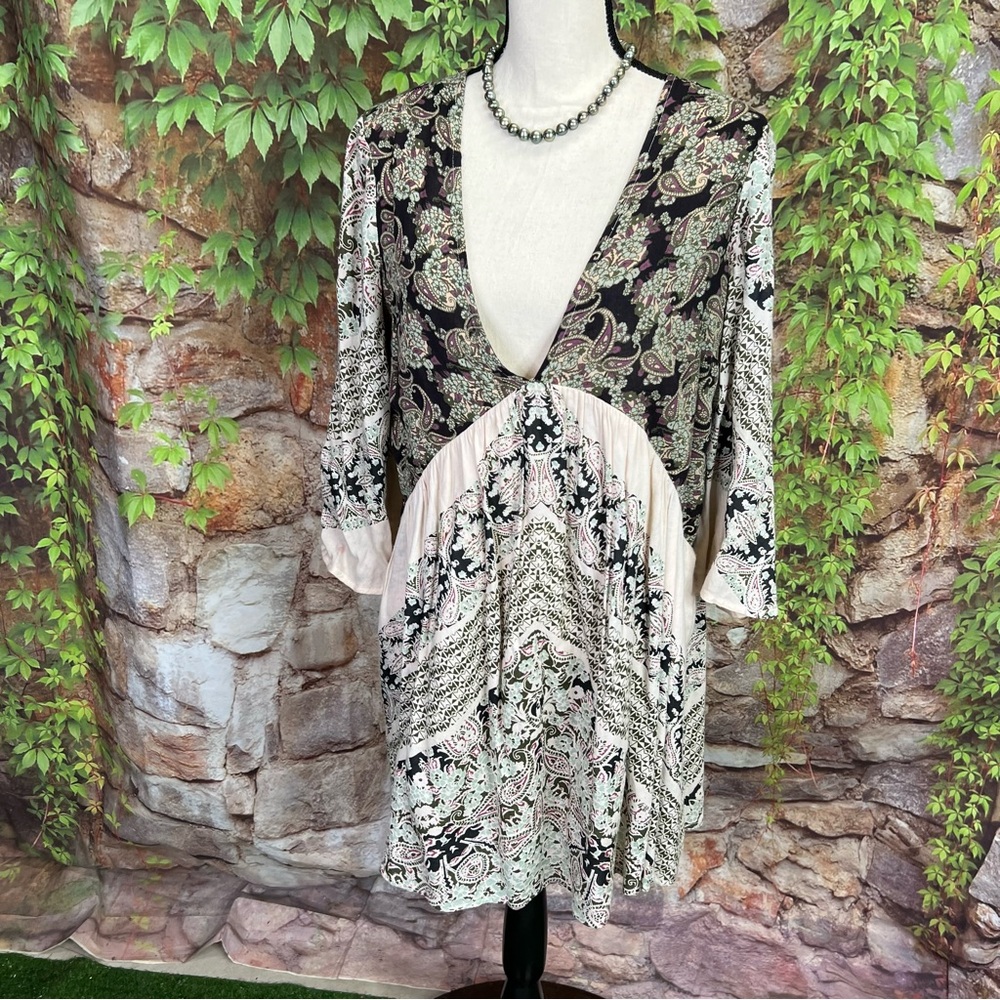FREE PEOPLE Black, Cream, and Purple Paisley Boho Deep V-Neck Paisley Dress, S - Picture 2 of 12